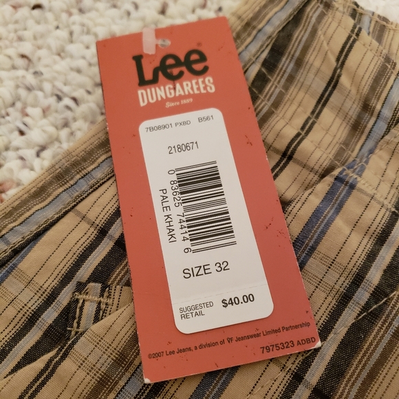 Lee - Picture 5 of 5